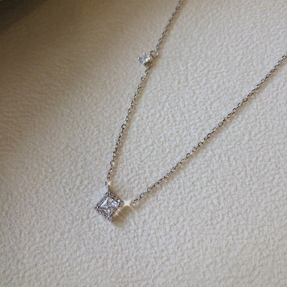 NEW 925 Sterling Silver Diamond Halo Necklace - Picture 8 of 9